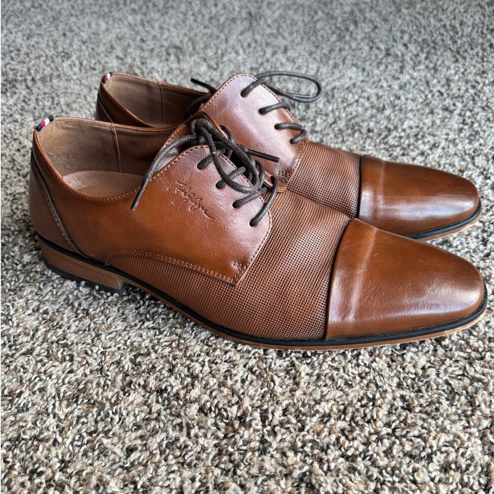 Tommy Hilfiger Men’s Brown Cap Toe Dress Shoes Size 9 – Stylish Lace-Up Oxfords